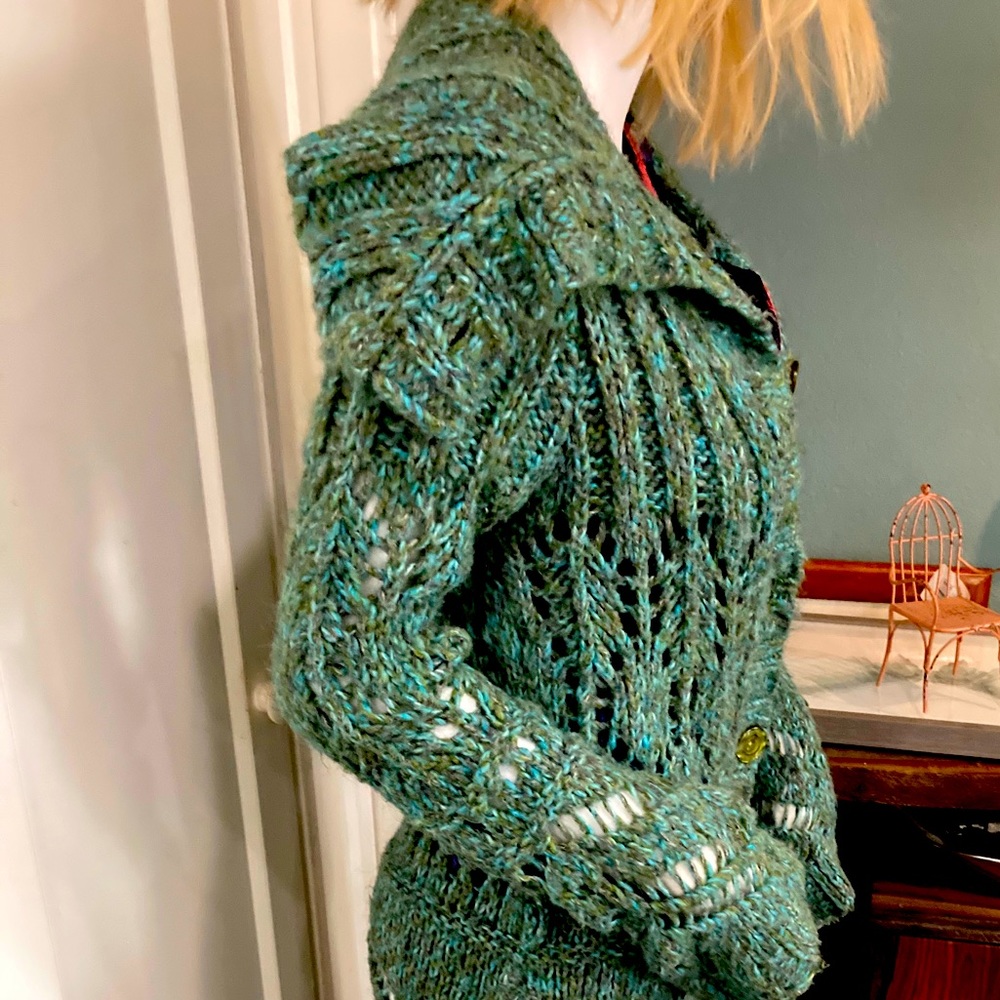 Med. Free People warm, sexy sweater